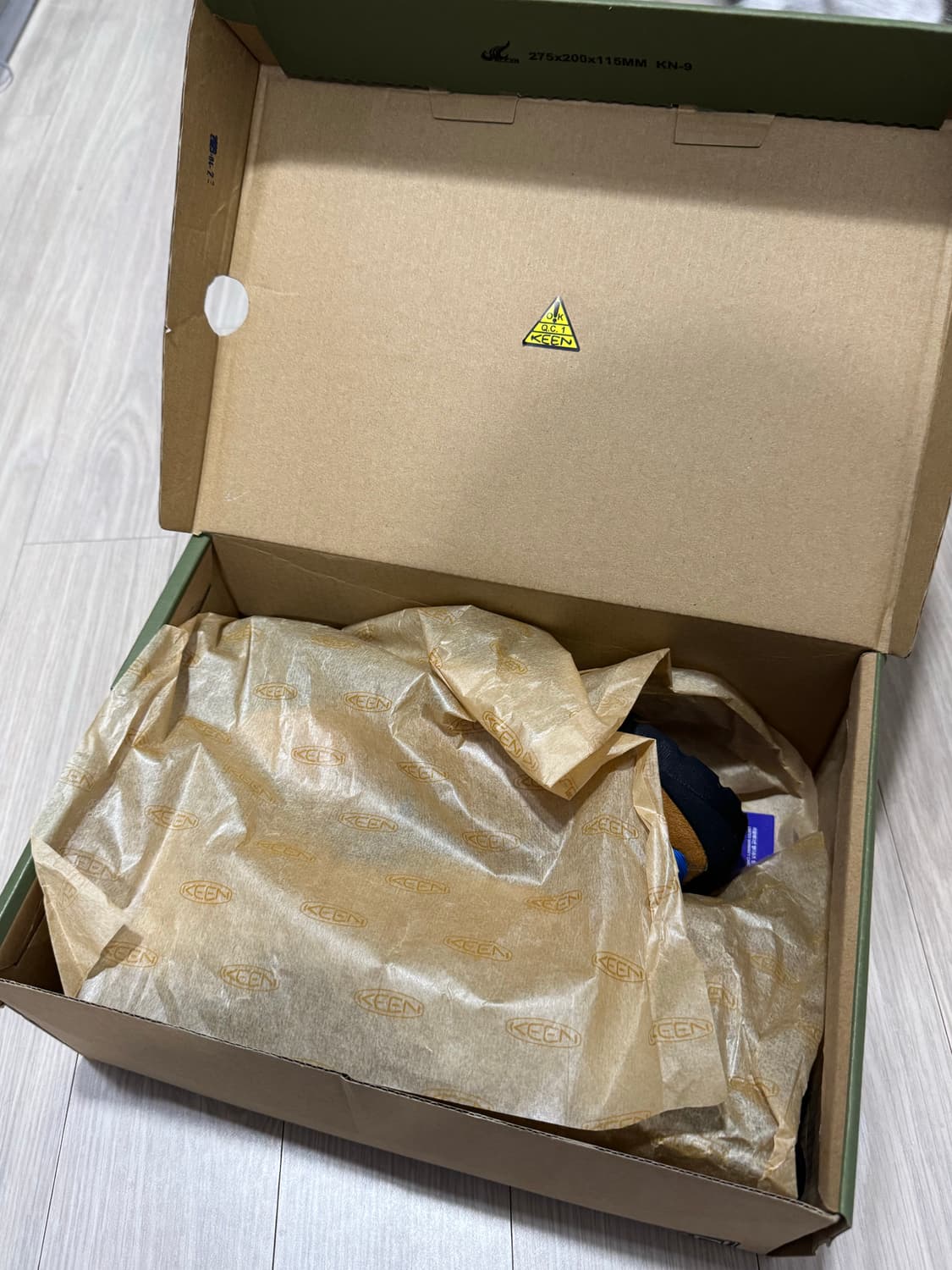 킨(keen) 제스퍼 카멜 스웨이드 230사이즈 새상품 상품이미지9