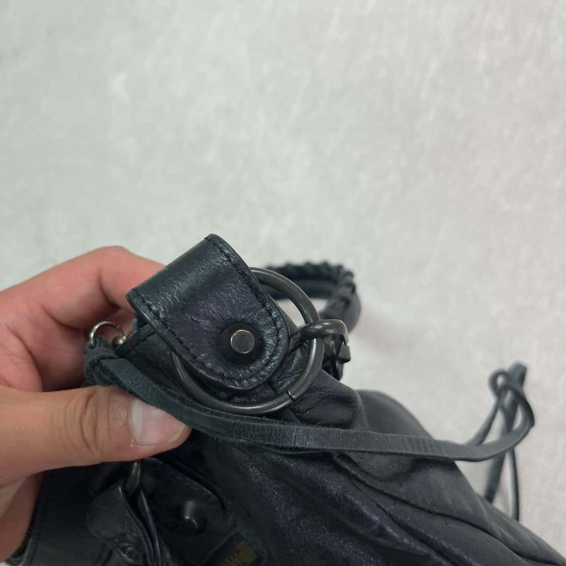 발렌시아가 115748 블랙 램스킨 클래식 시티 모터백 상품이미지9