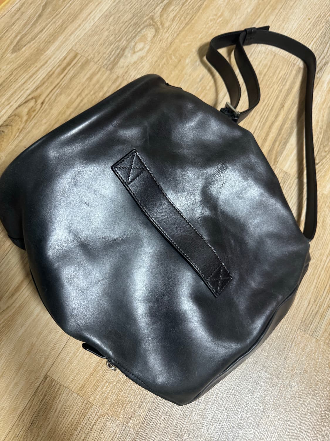 토니웩 오일 풀업 유틸리티 버킷백 상품이미지2