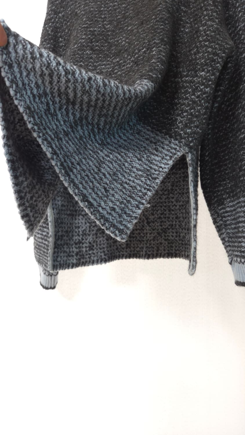 한섬 시스템 컬러블록 밑단 트임 니트 탑 F 사이즈 상품이미지3