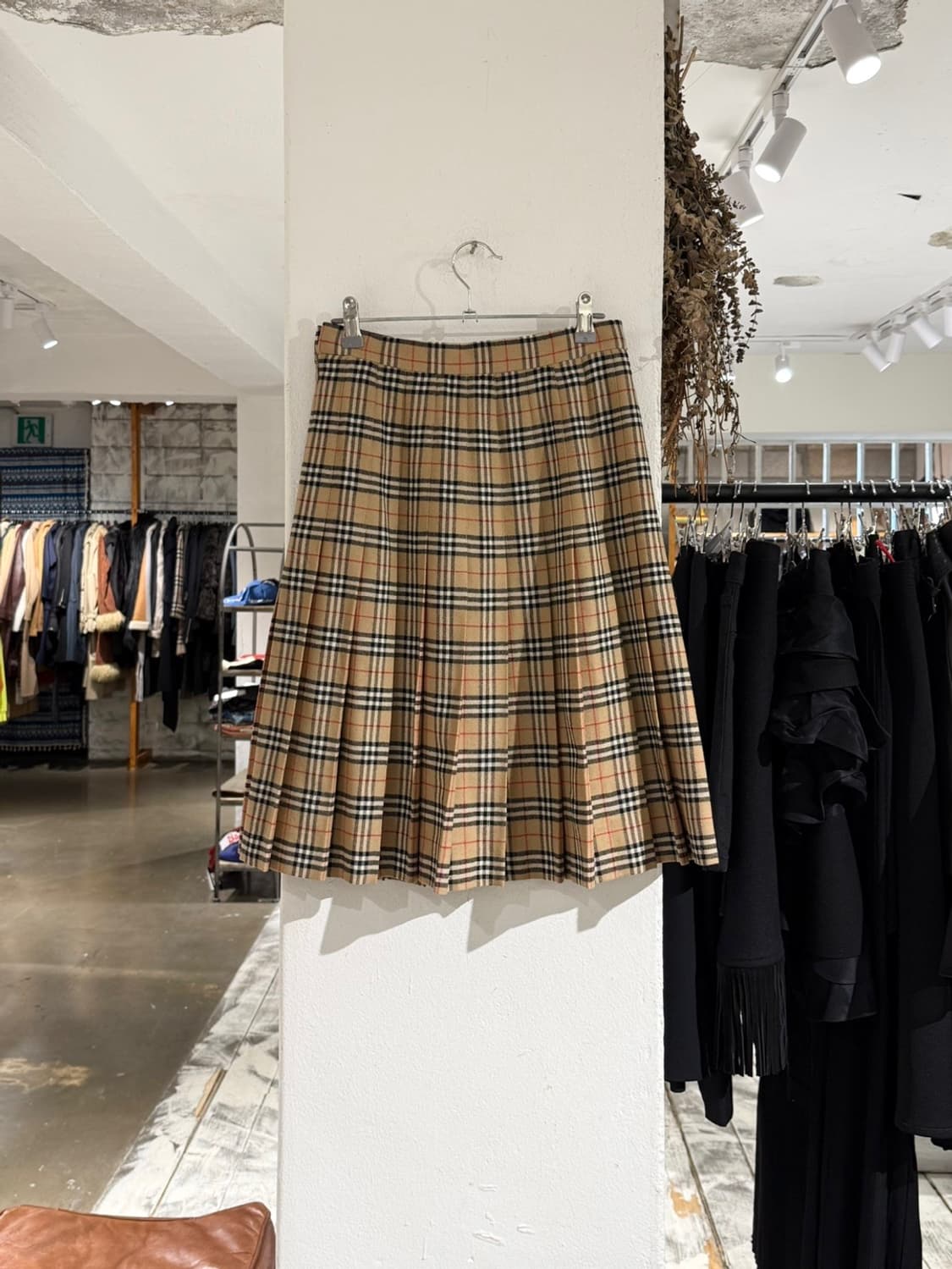 버버리 베이지 노바체크 플리츠 미디 스커트 상품이미지4