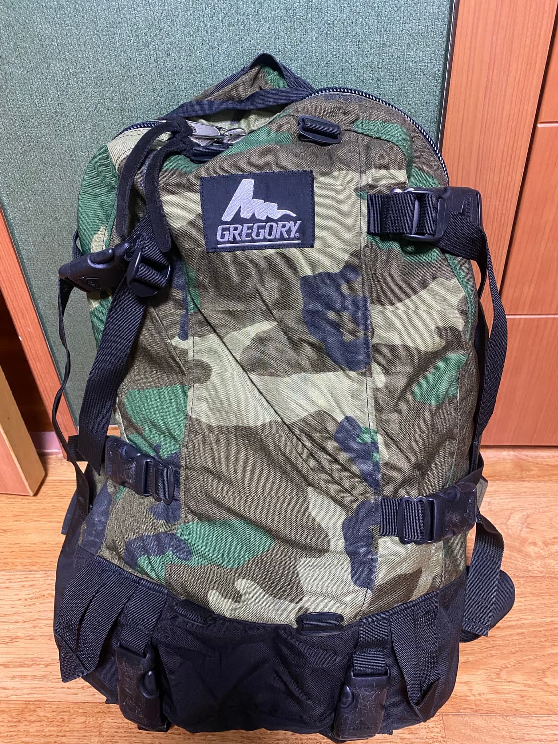 그레고리 90년대 카모 데이앤하프 백팩 USA 상품이미지1