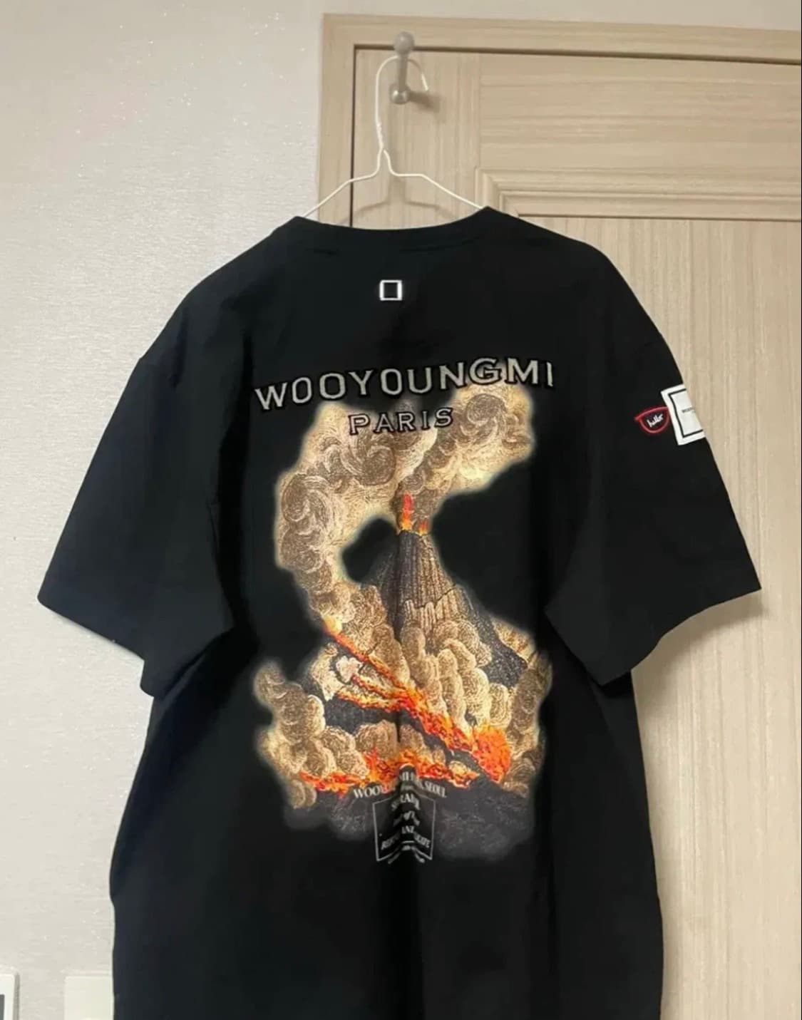 !! 우영미 볼케이노 백로고 반팔 티셔츠 판매합니다 !! 상품이미지1