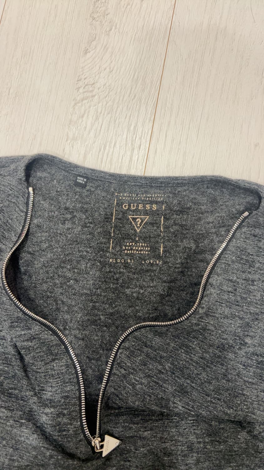 GUESS 그레이 긴팔 티셔츠 상품이미지4