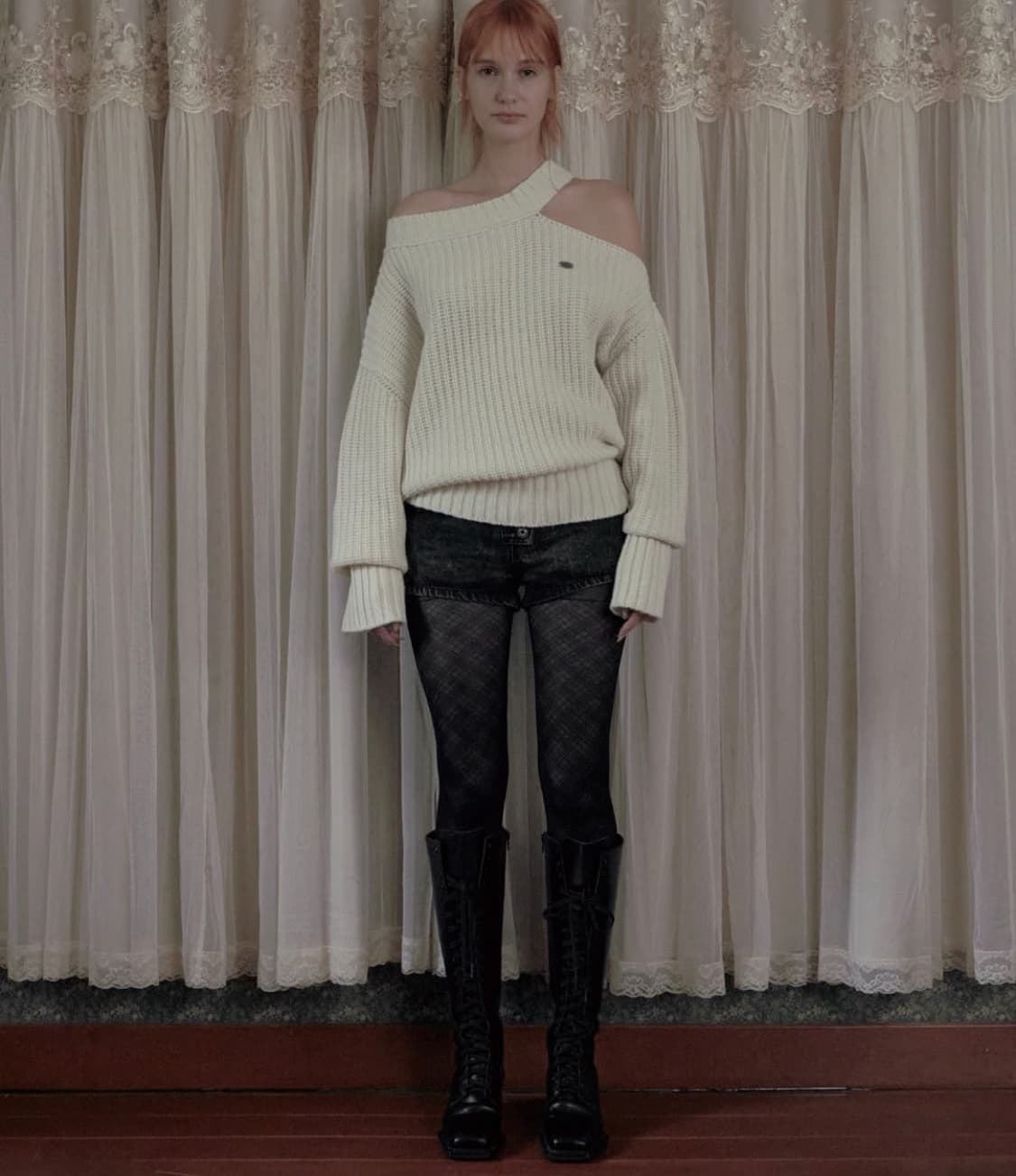 보헤미안서울 컷아웃 니트 크림 상품이미지2