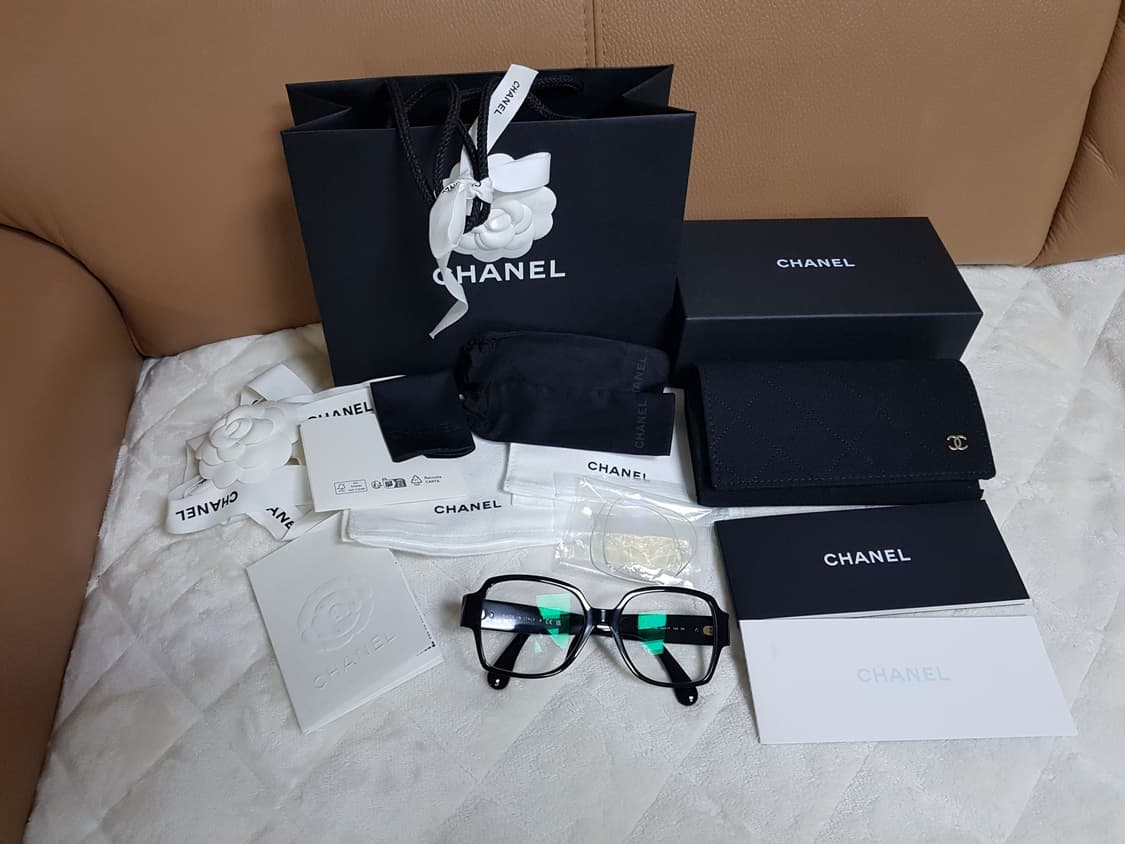 샤넬 하트 스퀘어 블루라이트 안경 블랙 상품이미지1