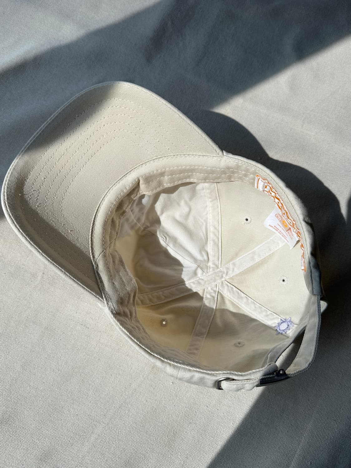 헬로선라이즈 로고 자수 볼캡 아이보리 상품이미지6