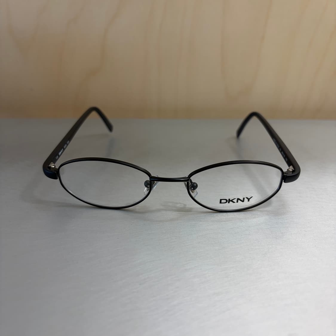 DKNY 48019 135 와인 메탈 하프림 반무테 안경 상품이미지2