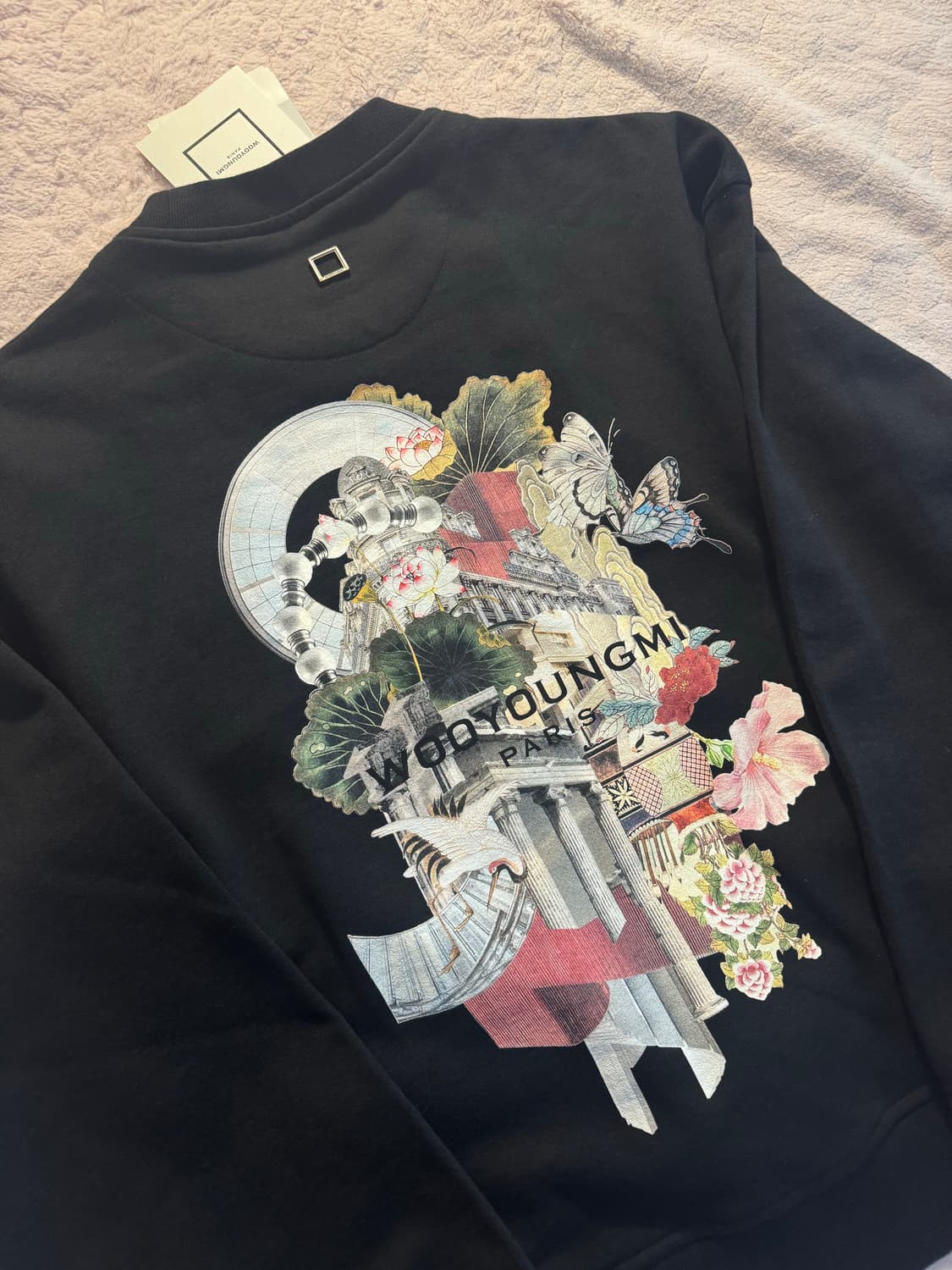 우영미 25fw 그래픽 맨투맨 상품이미지1