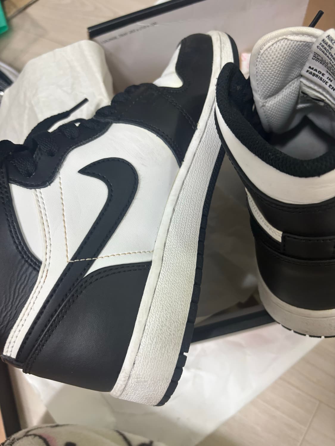 조던 1 레트로 하이 OG 블랙 화이트 2014 GS 235  상품이미지7