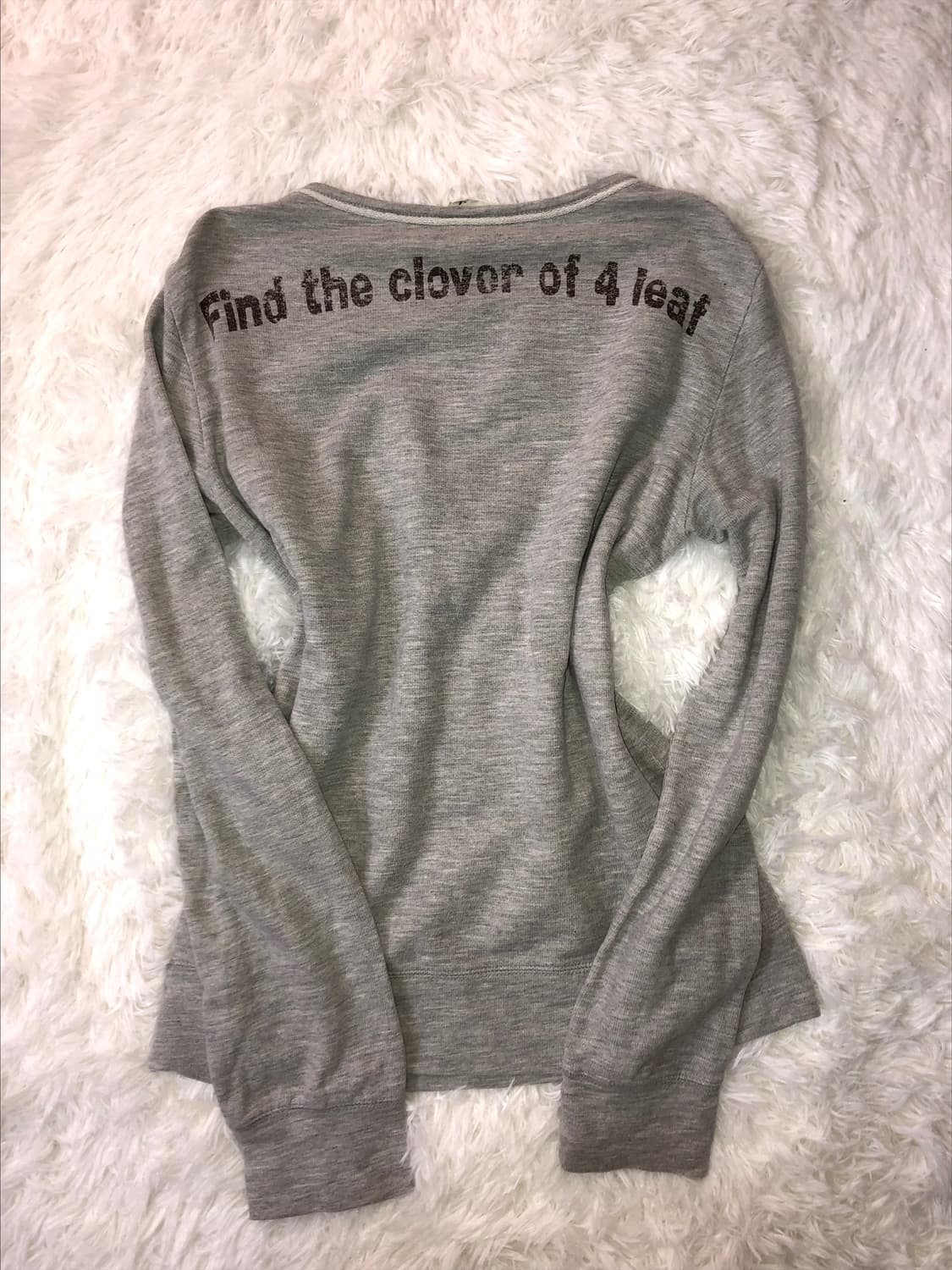 gray clover patch top 상품이미지4