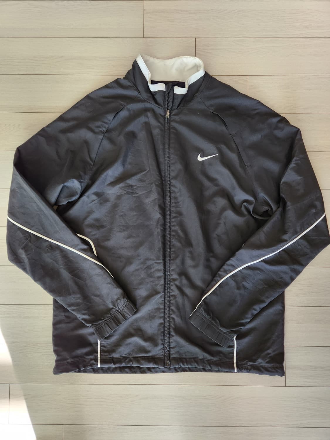 나이키 우븐 바람막이 자켓 사이즈xl

자크에 고무떨어짐과 소매 고무늘어 상품이미지1