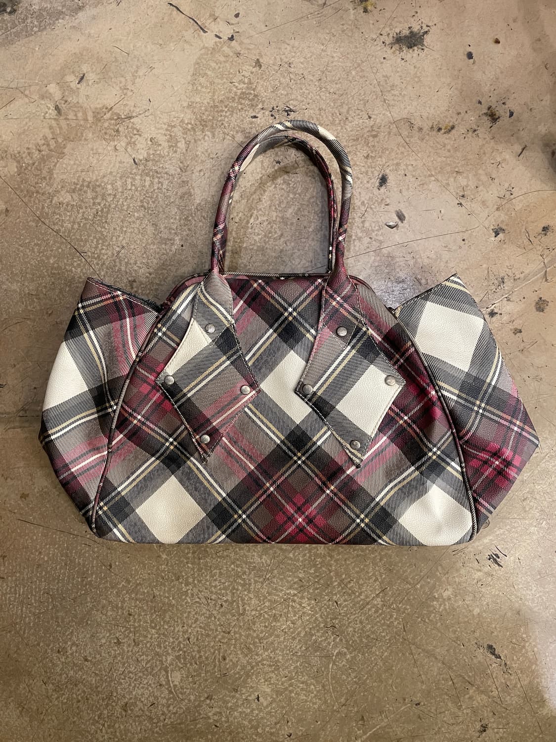 vivienne westwood 비비안웨스트우드 체크 토트백 상품이미지8