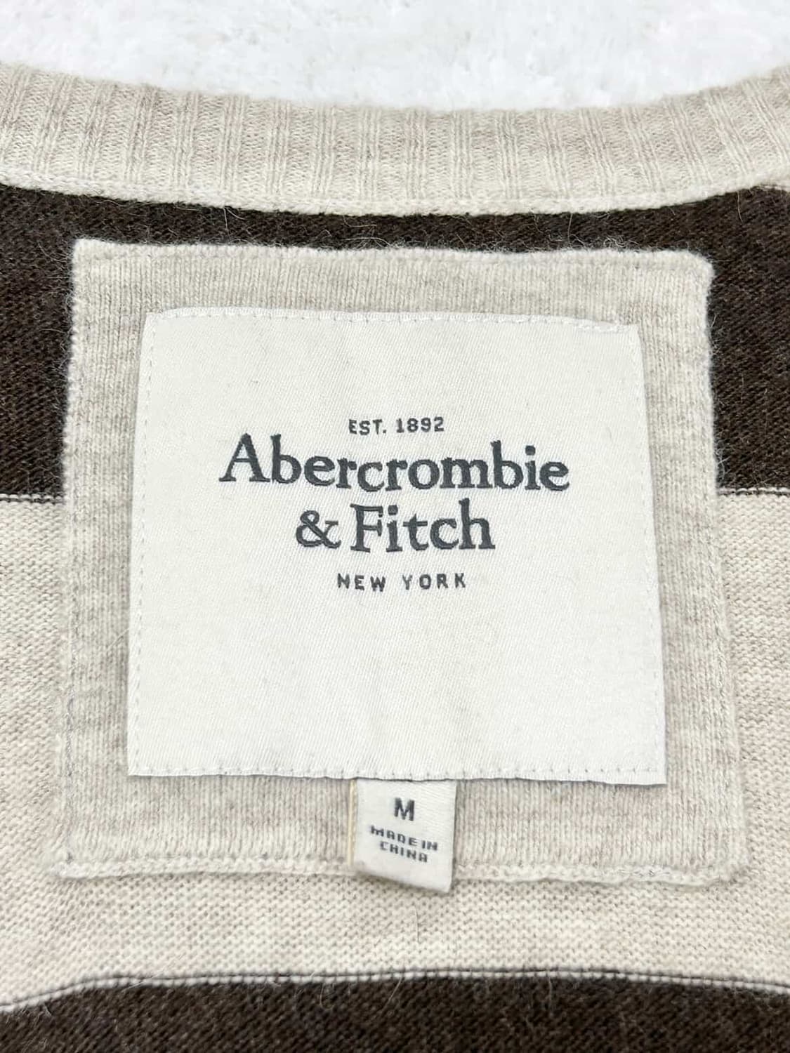 아베크롬비 순록 브라운 단가라 브이넥 니트 상품이미지8