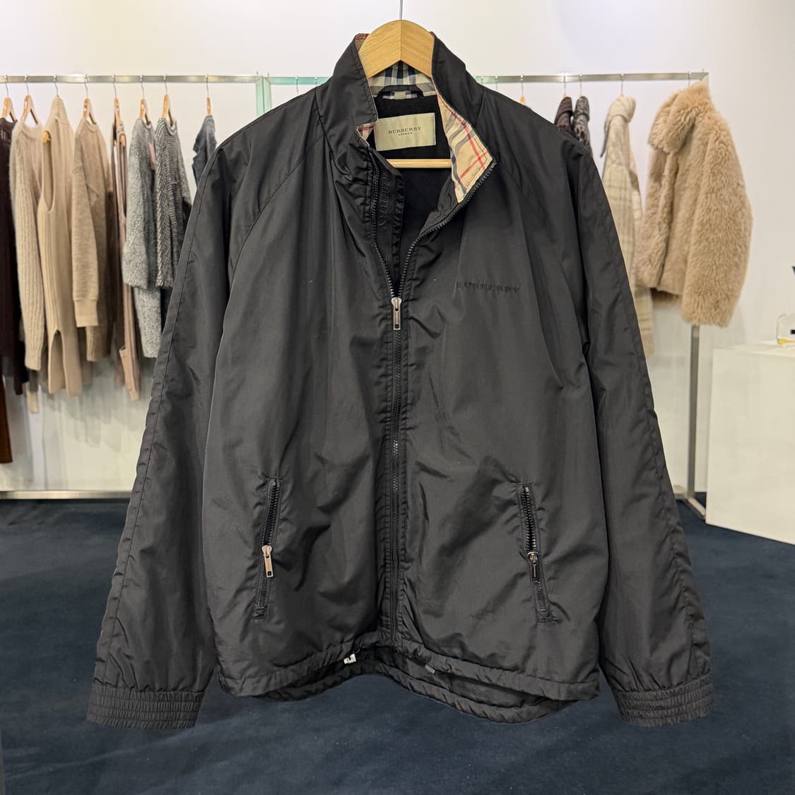 [105] 버버리 신형 폴리 바람막이  상품이미지1