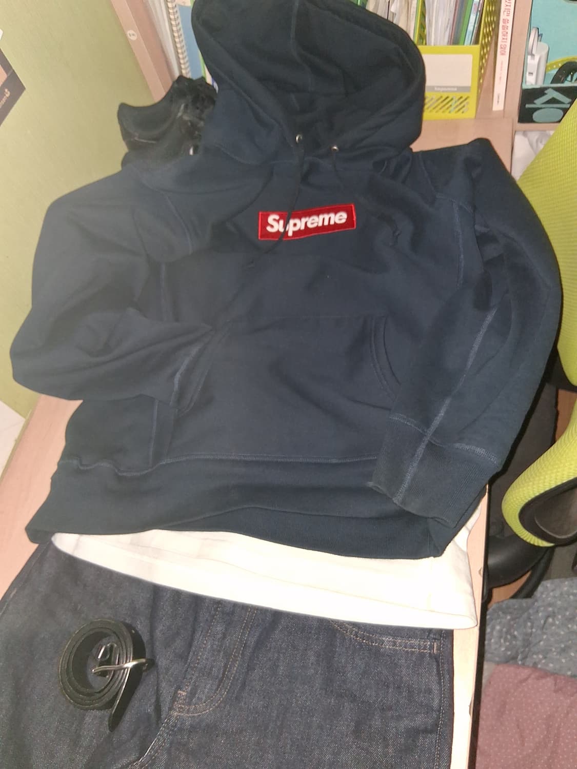 슈프림24FW 네이비 후드티 상품이미지2