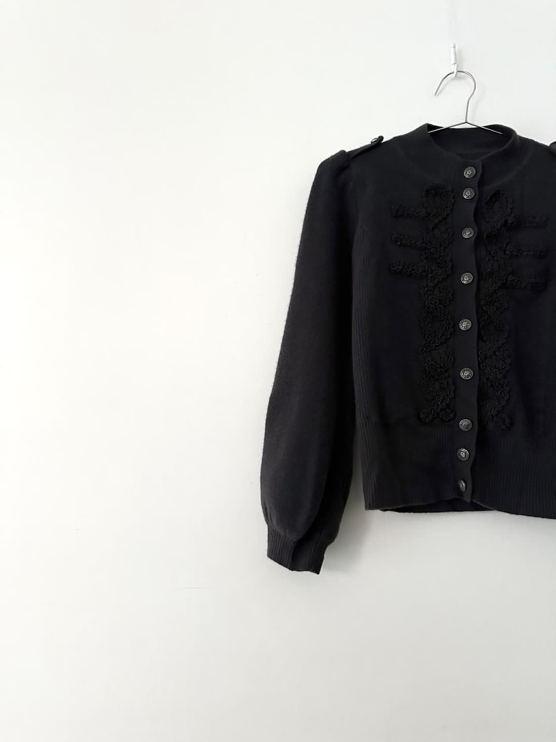 Embroidery shoulder epaulet point knit 상품이미지7