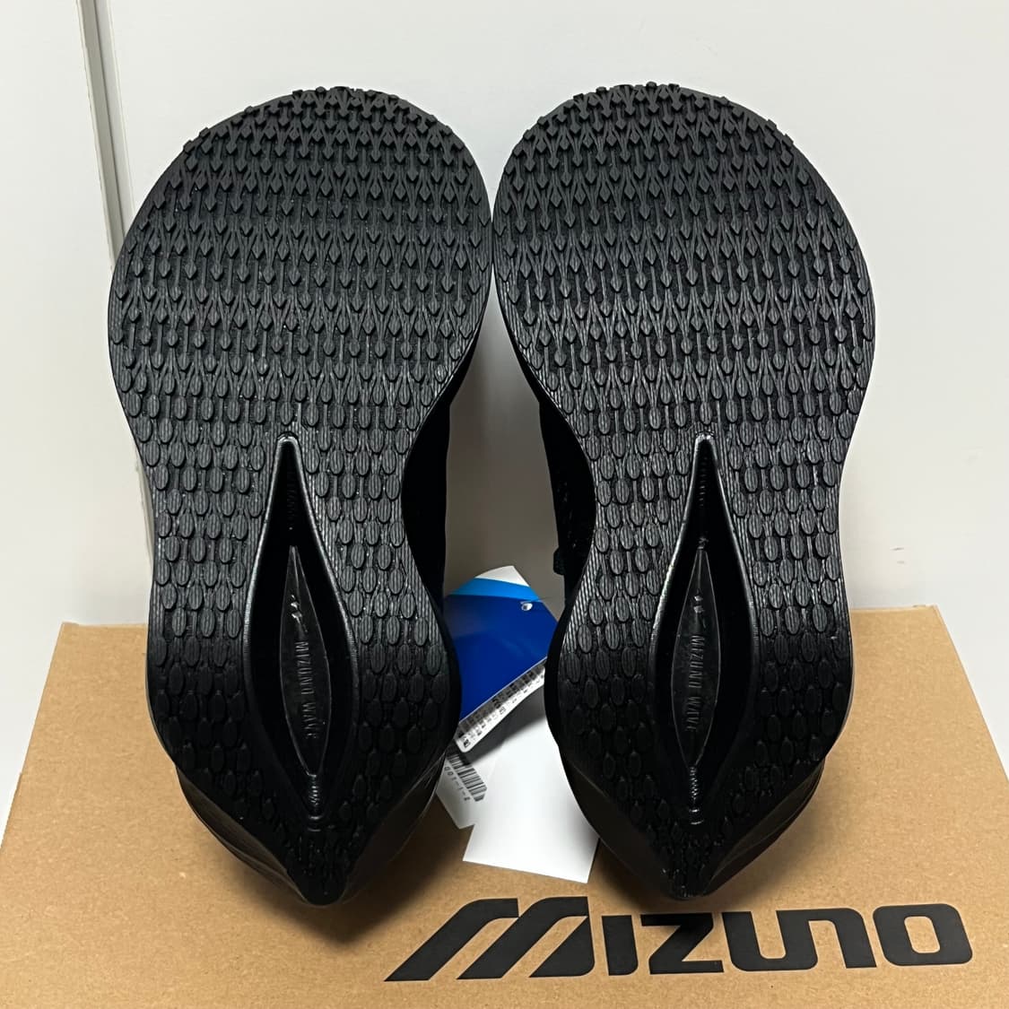 [36.5,37]꼼데가르송x미즈노 25fw 웨이브 스니커즈/블랙 상품이미지5