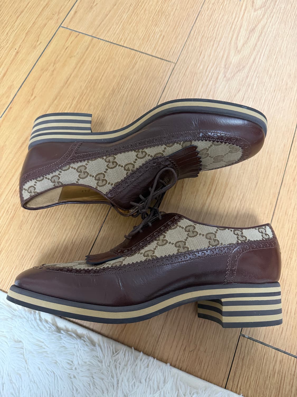 구찌 윙팁슈즈 (6사이즈)260입니다 상품이미지3