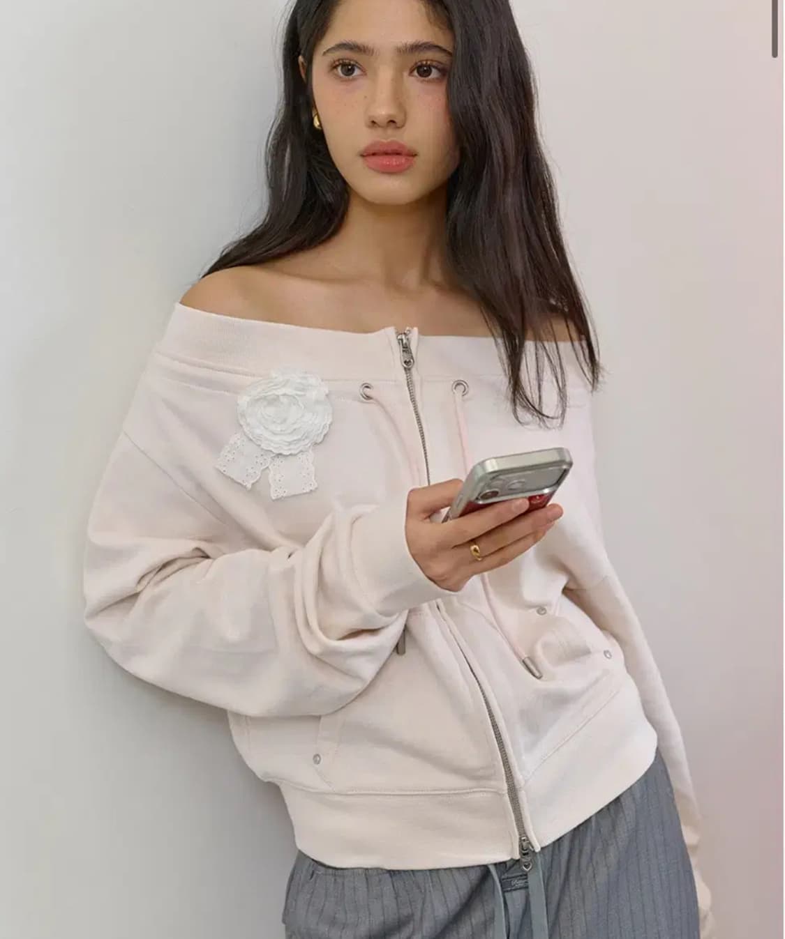비터셀즈 오프숄더 후드 집업 라이트 핑크 BITTERCELLS 비터쉘즈 상품이미지2