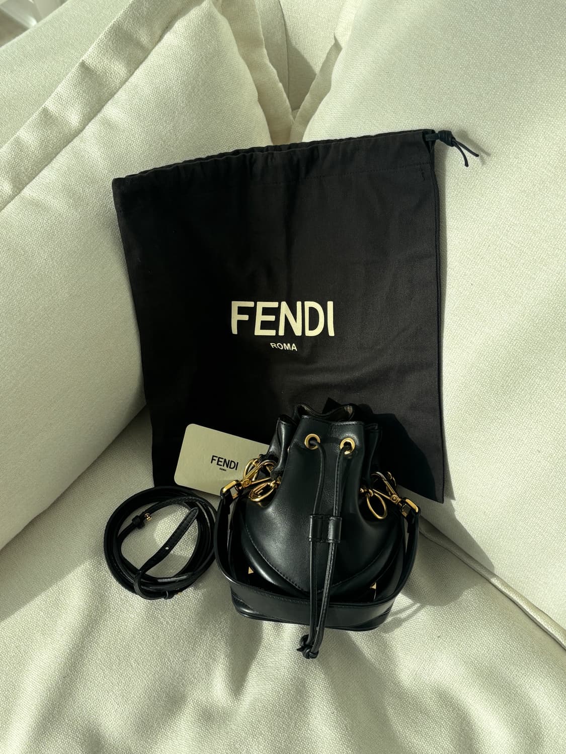 펜디 몬트레조 미니 버킷백 상품이미지2