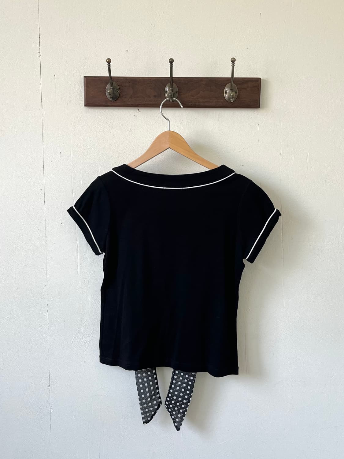 GLISSE 블랙 도트 타이 탑 상품이미지3