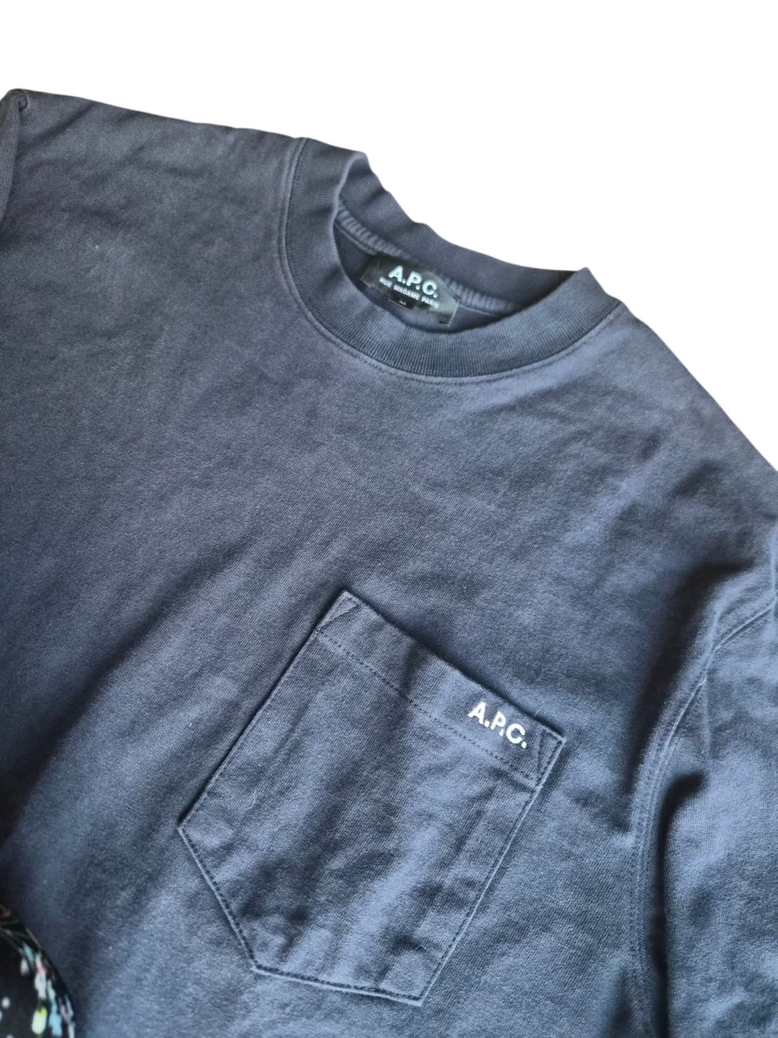 A.P.C. 로고 포켓 코튼 긴팔 티셔츠 (네이비) 상품이미지2
