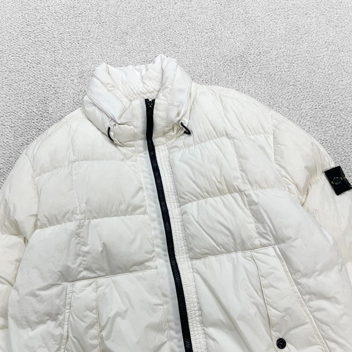 스톤아일랜드 18fw 크링클랩스 다운 패딩 크림 화이트 상품이미지2