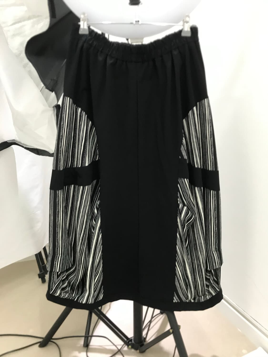 Ink stripe circle cut-out balloon skirt 상품이미지3