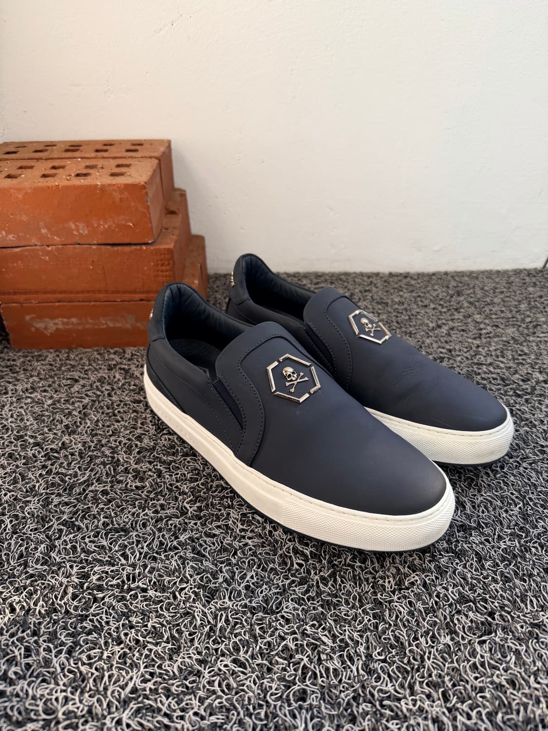 필립 플레인(Philipp Plein) 스컬 로고 슬립온 스니커즈 상품이미지10