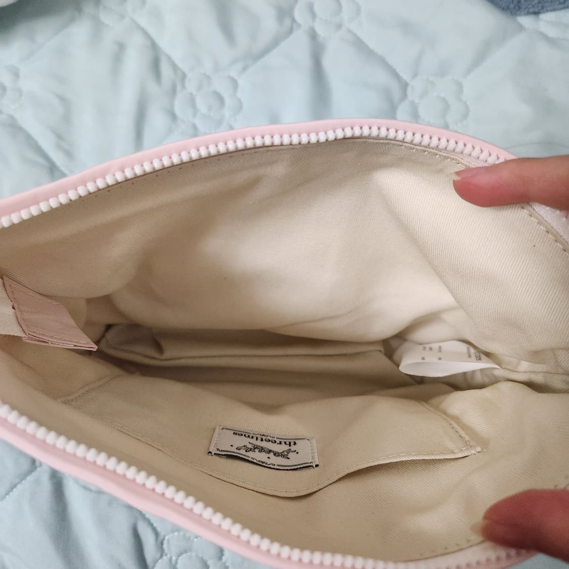 쓰리타임즈 베베 파우치 판매합니다 상품이미지3