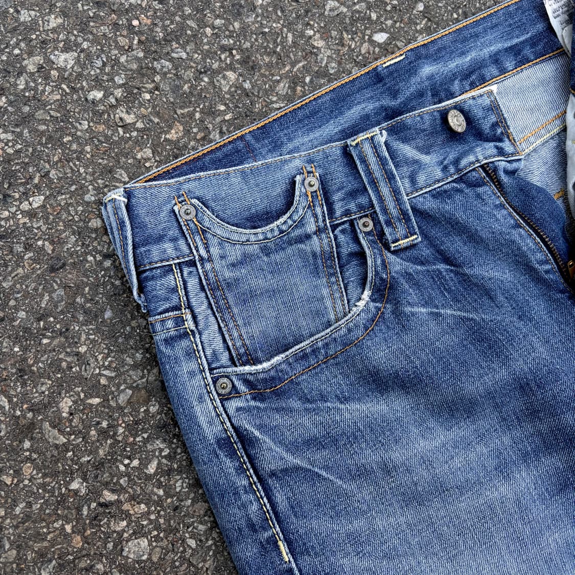 리바이스 522 슬림 스트레이트 중청 데님 (32)   상품이미지3