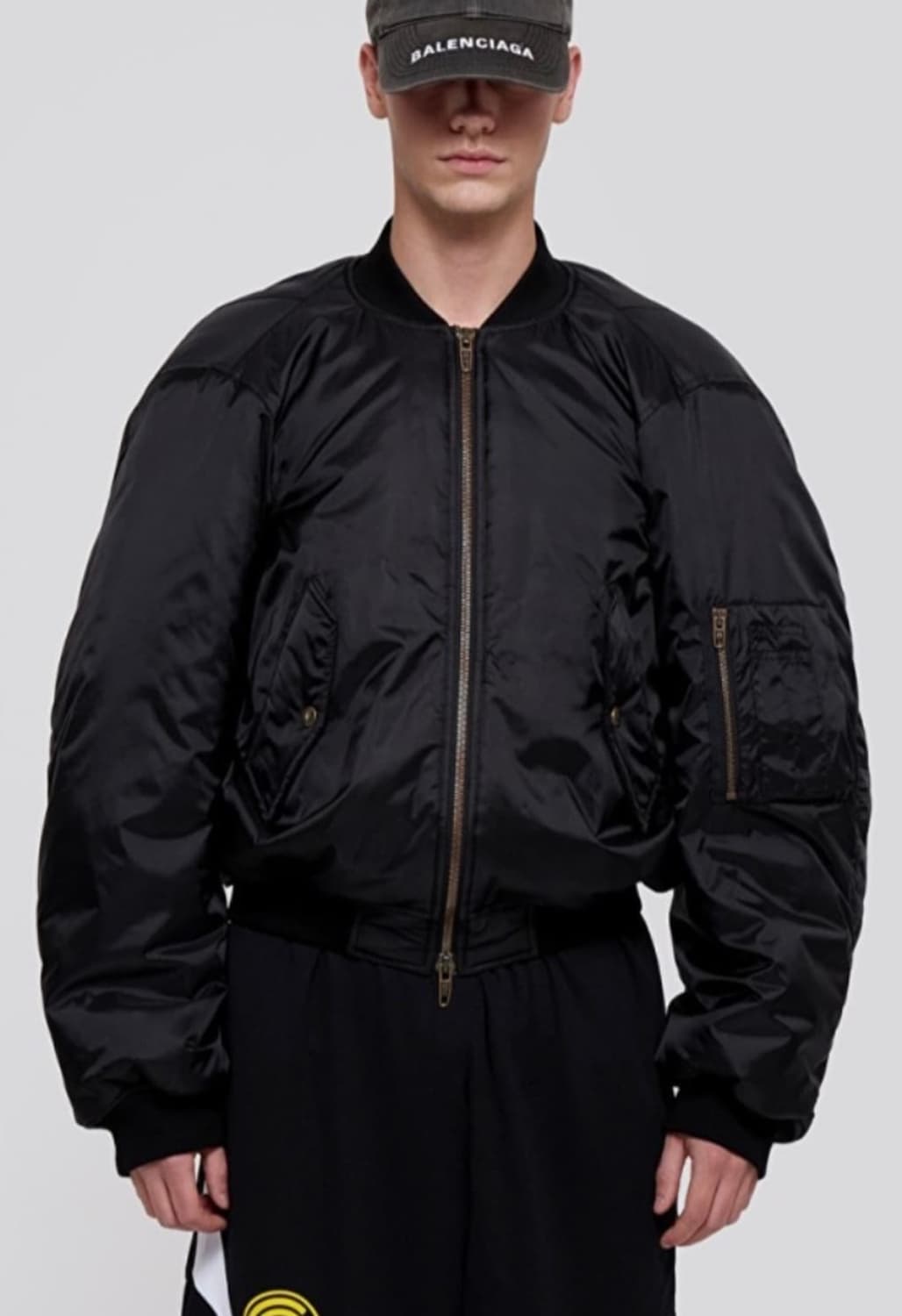 발렌시아가 스테로이드 봄버 44사이즈 상품이미지1