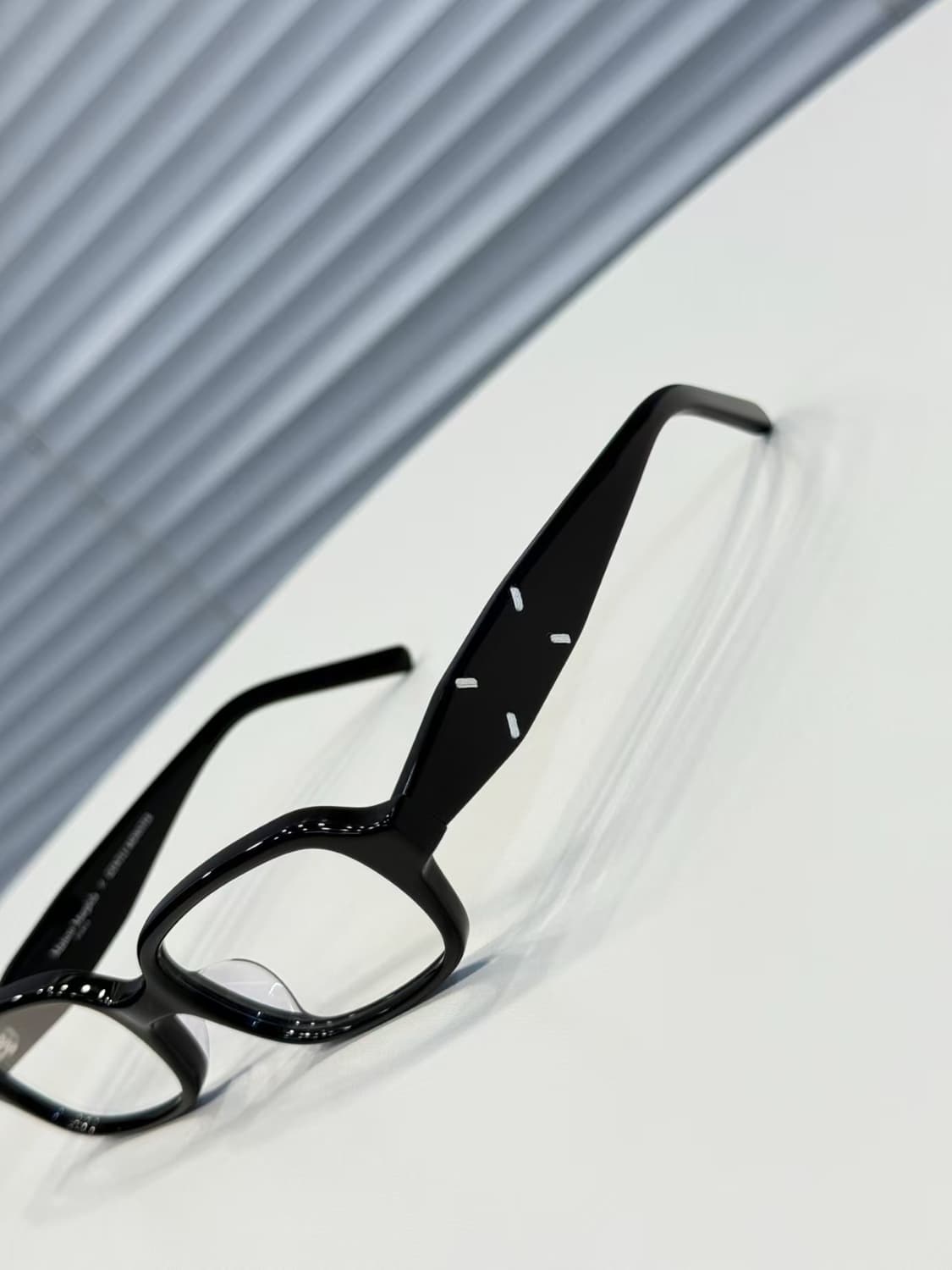 젠틀 몬스터 x 메종 마르지엘라 MM210 블랙 클리어 상품이미지5