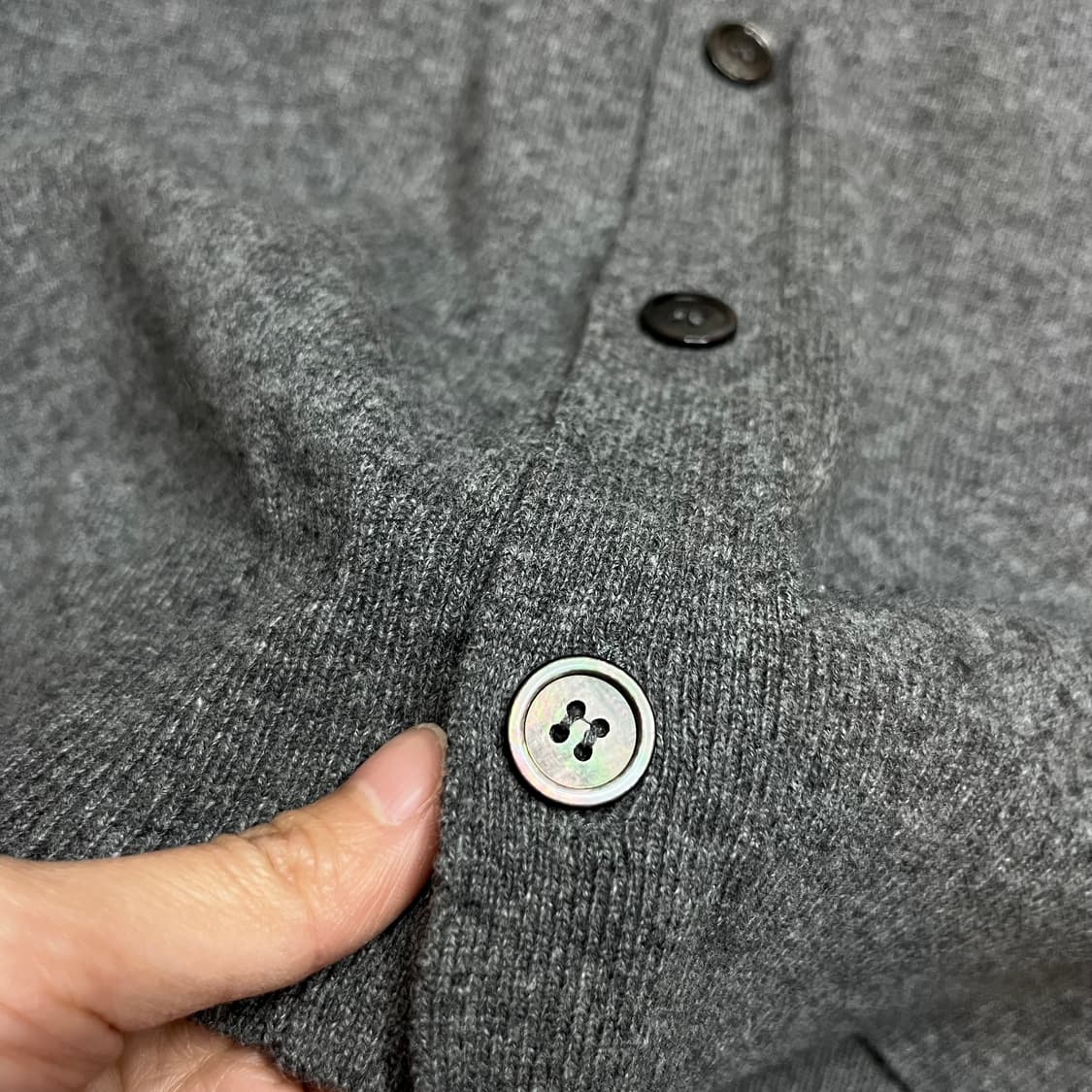 꼼데가르송 그레이 하트 와펜 가디건 상품이미지4