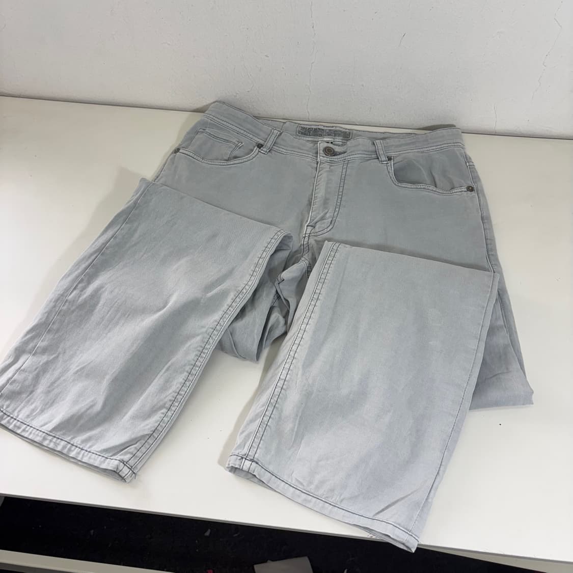 M 30 헤지스데님 레귤러핏 라이트그레이 피그먼트 데님팬츠 상품이미지3