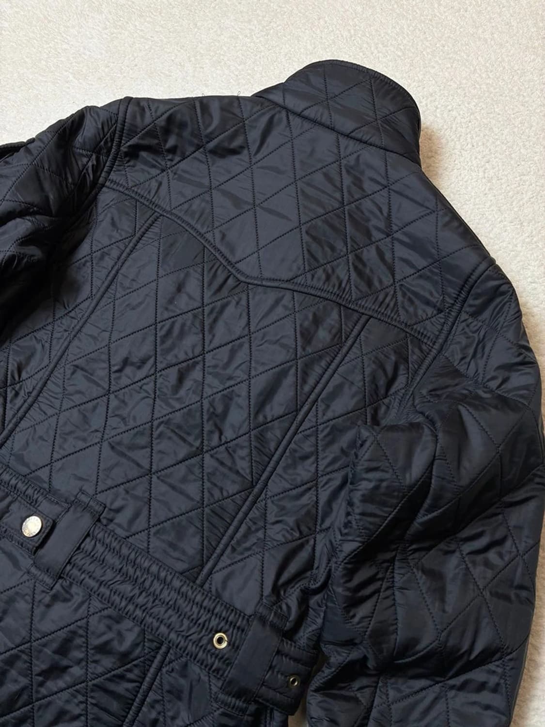 바버 인터네셔널 블랙 폴라퀼트 자켓 PN6520 상품이미지8