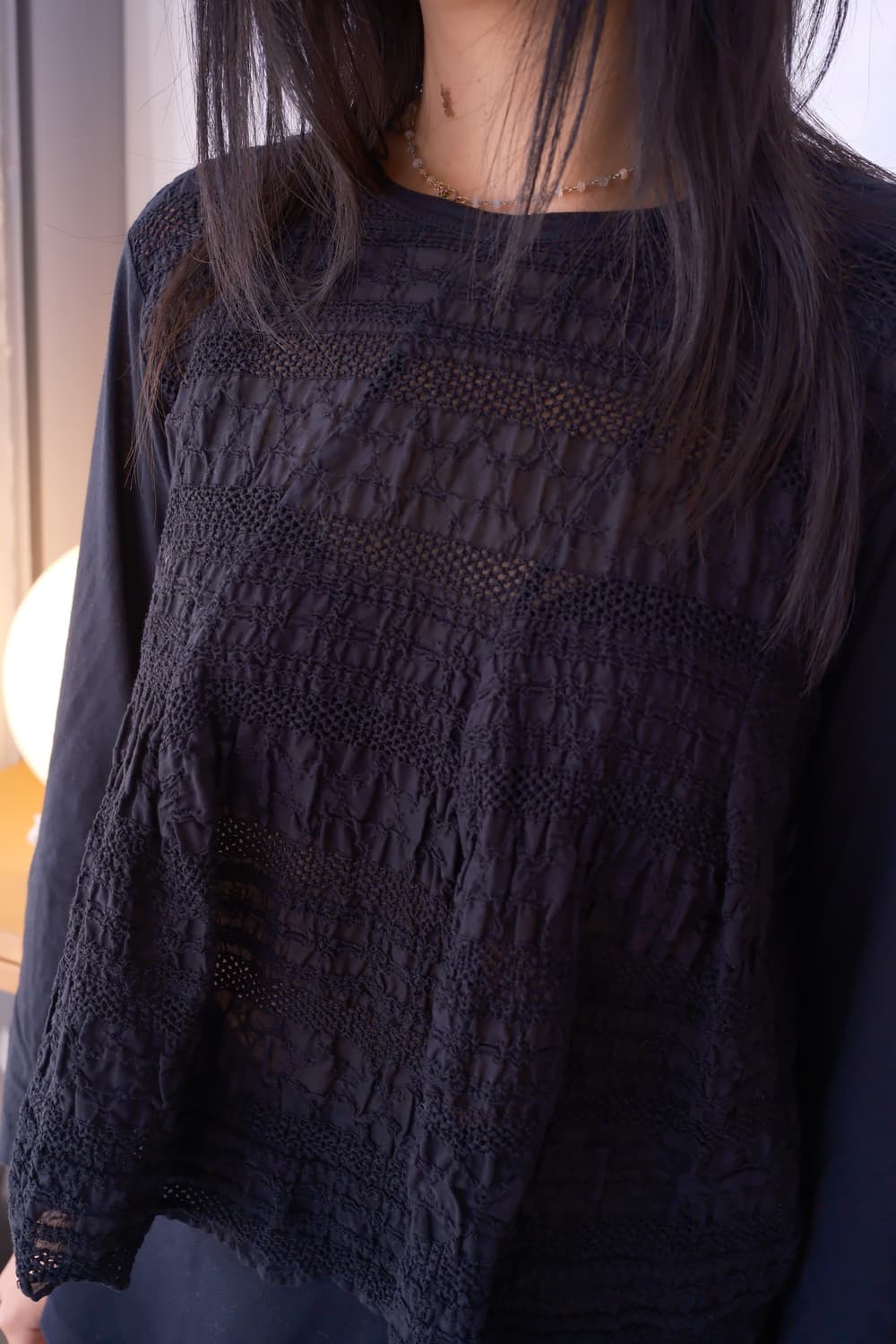 Lace back button top 상품이미지1