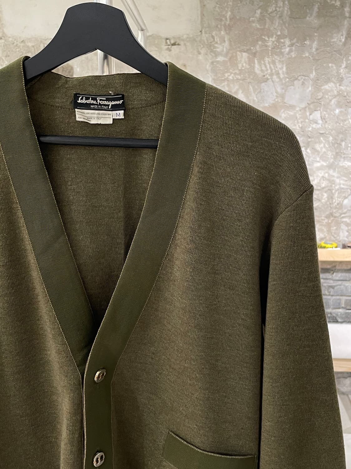 살바토레 페라가모 카키 사이드 포켓 울 버튼 가디건 상품이미지3