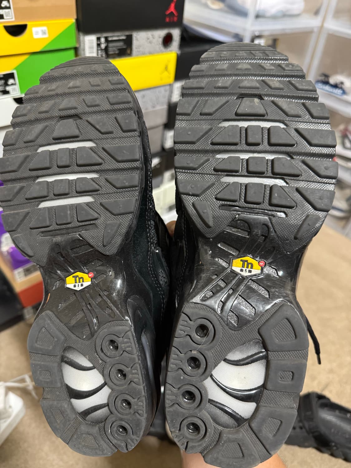 Nike air max plus triple black 상품이미지5