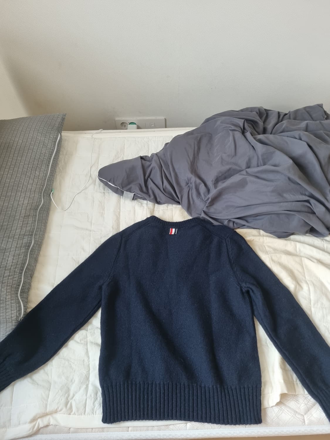 (정품) 톰브라운 인트라시아 니트 상품이미지3