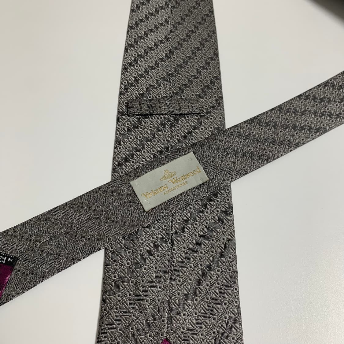 비비안웨스트우드 모노그램 명품넥타이 100실크 A+등급 8.8cm 상품이미지5