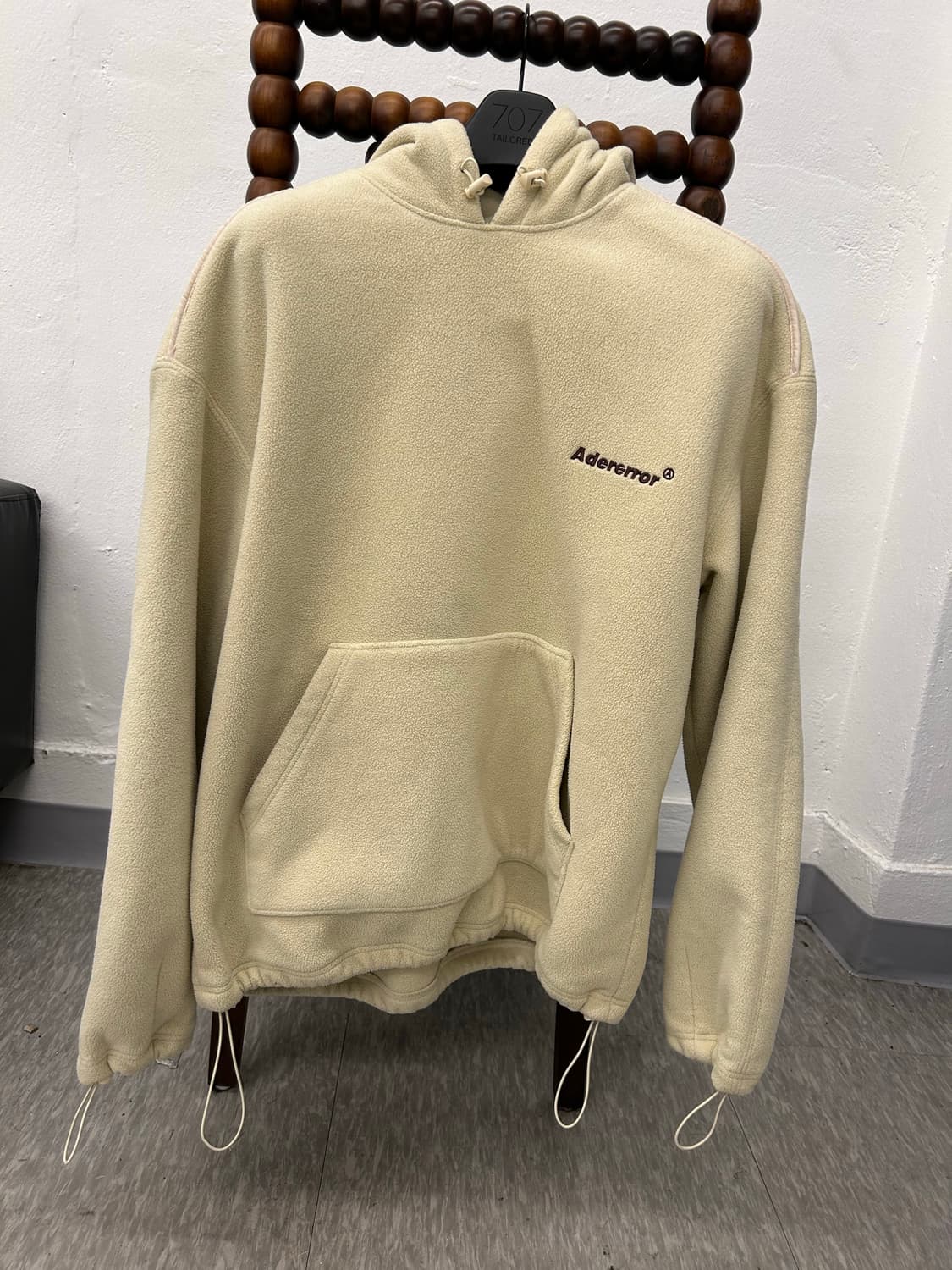 아더에러 플리스 로고 후드티 - 베이지 3사이즈 상품이미지1