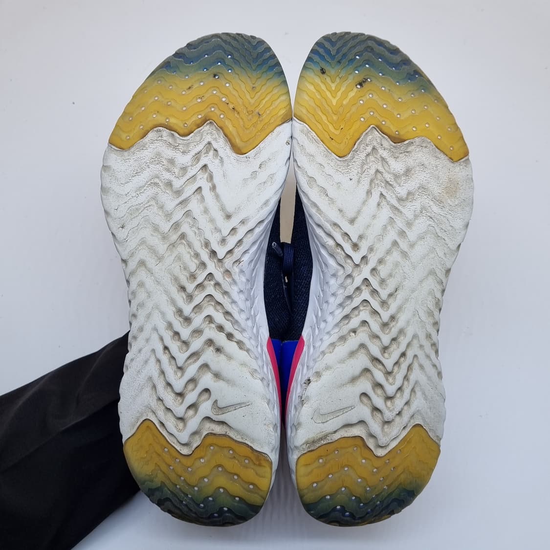 나이키 에픽 리액트 플라이니트 남성운동화275 상품이미지3