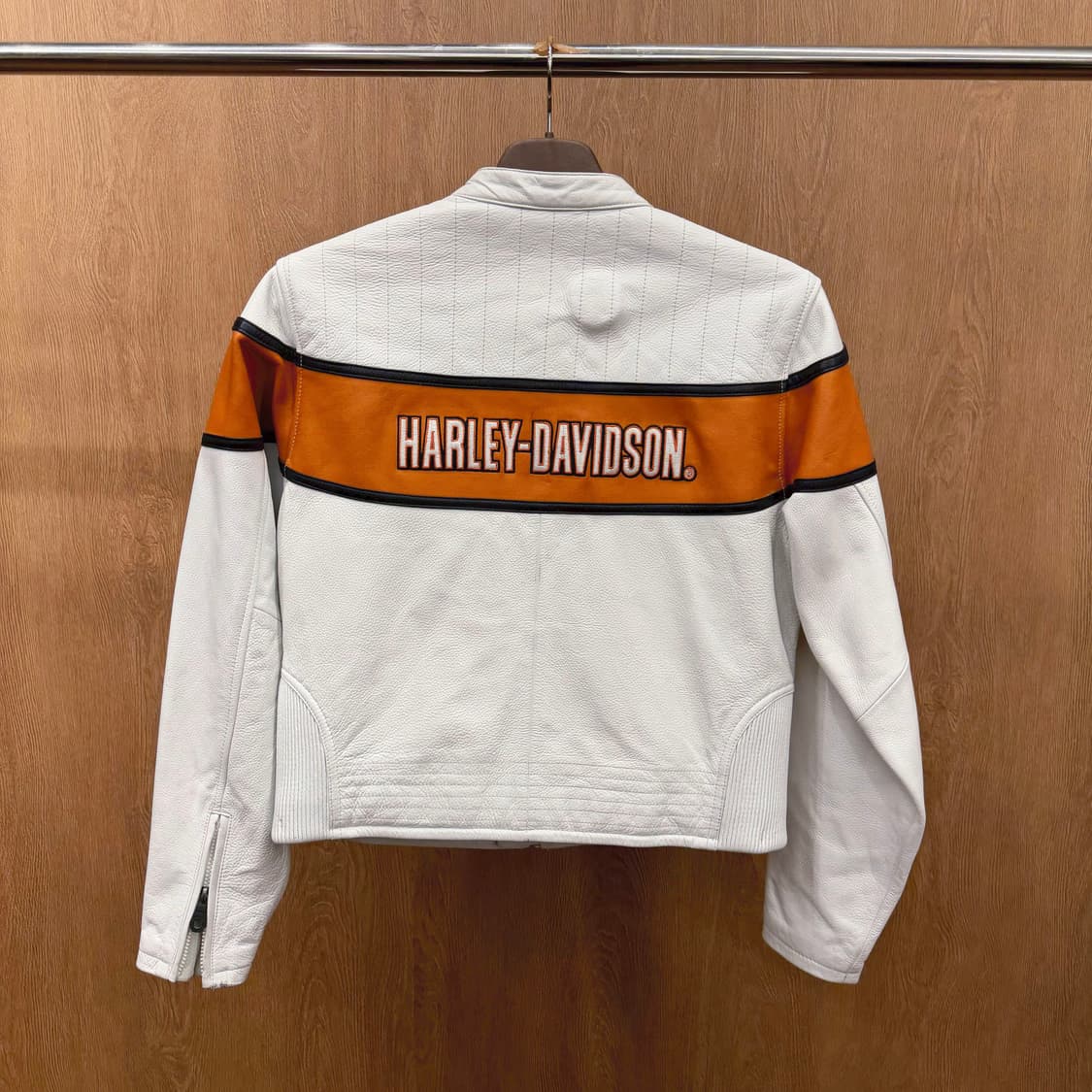 할리데이비슨 라이더 자켓 오렌지 배색 로고 자수 디테일 레귤러핏 아이보리 상품이미지3