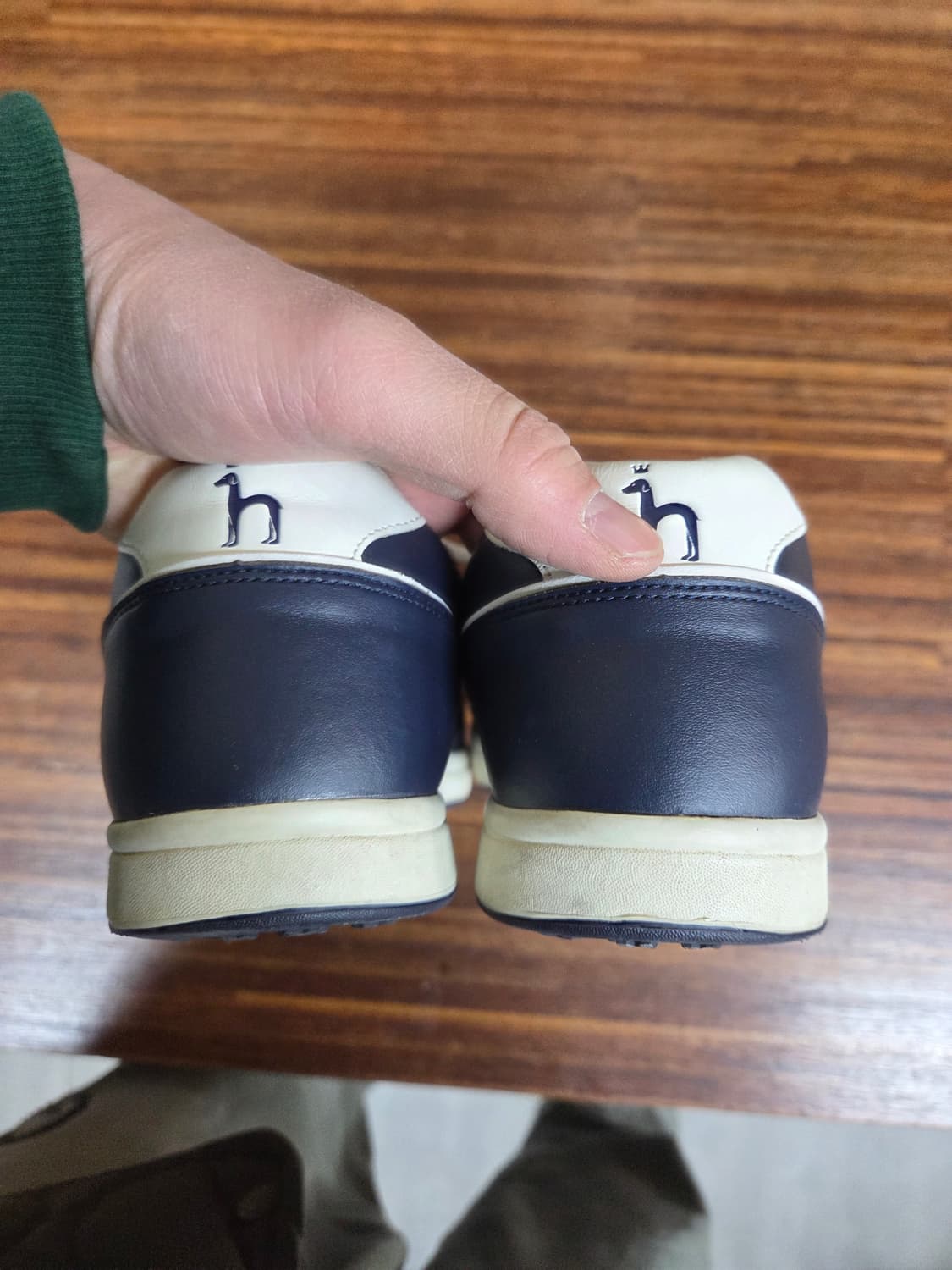 헤지스 가죽 스니커즈 240 상품이미지4