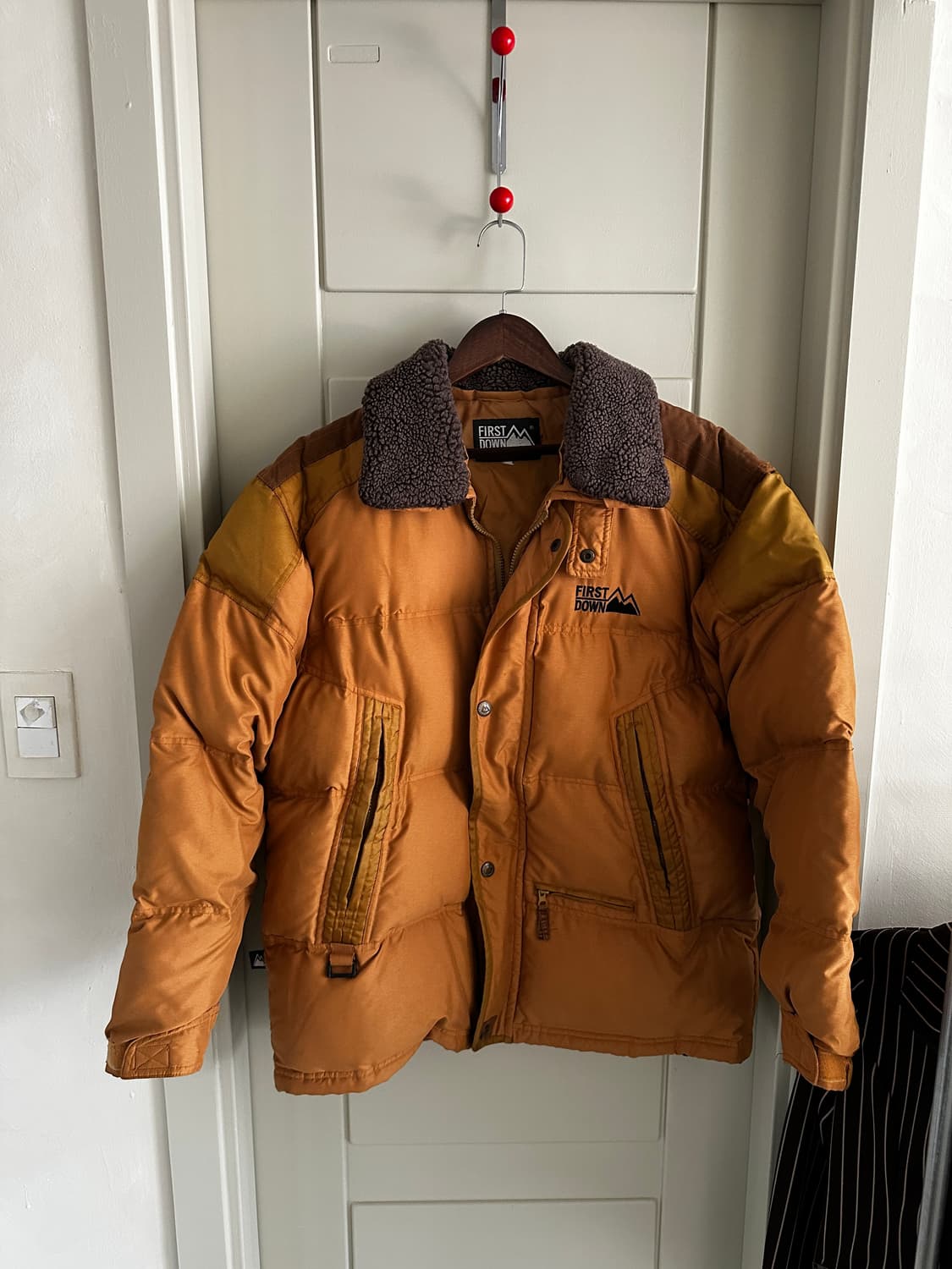 Firstdown 브라운 카멜 배색 다운 패딩자켓 상품이미지1