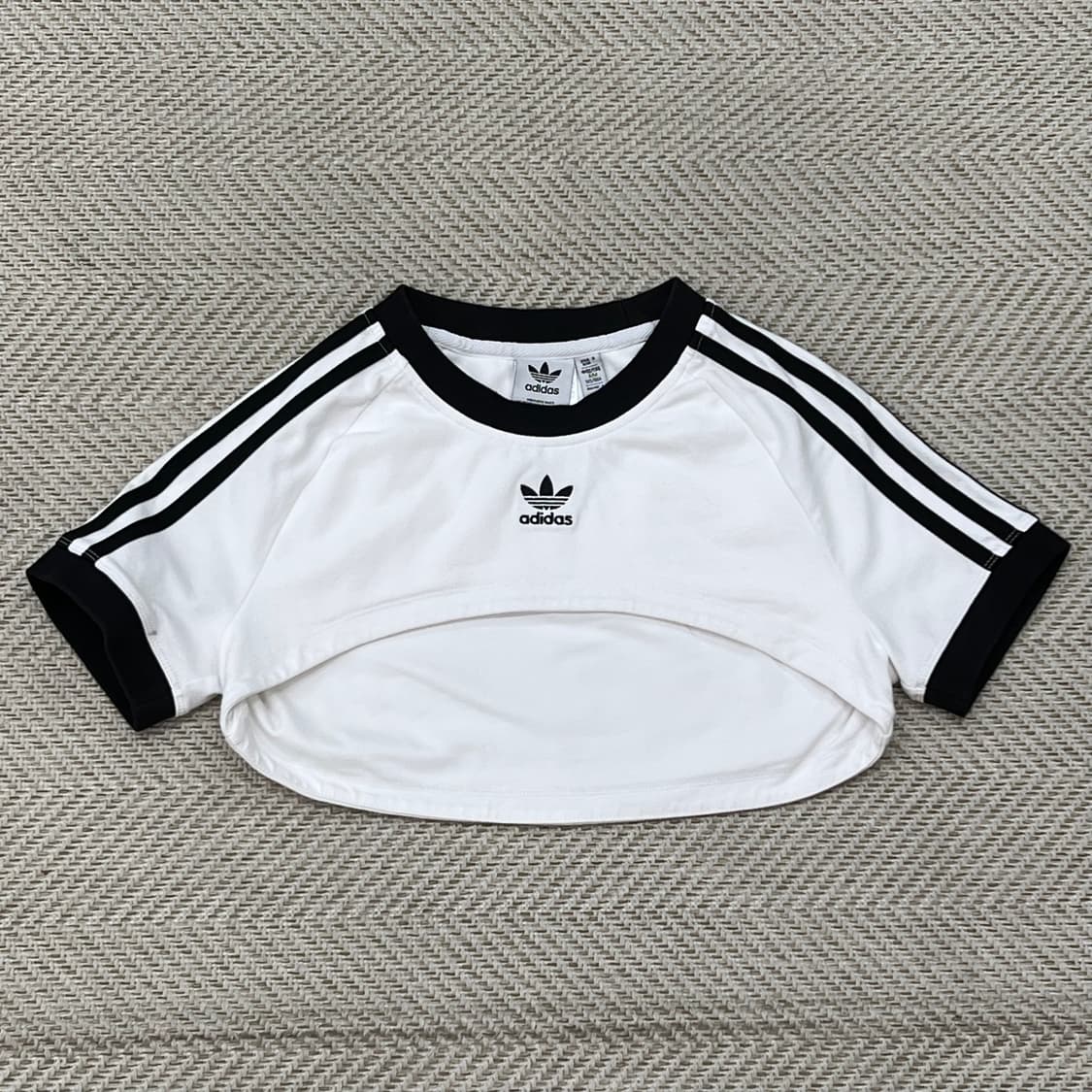 아디다스 크롭 반팔티 r3222 상품이미지1