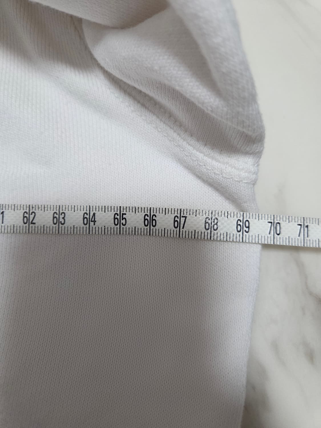 유니클로 X 카우스 스웻셔츠 상품이미지8