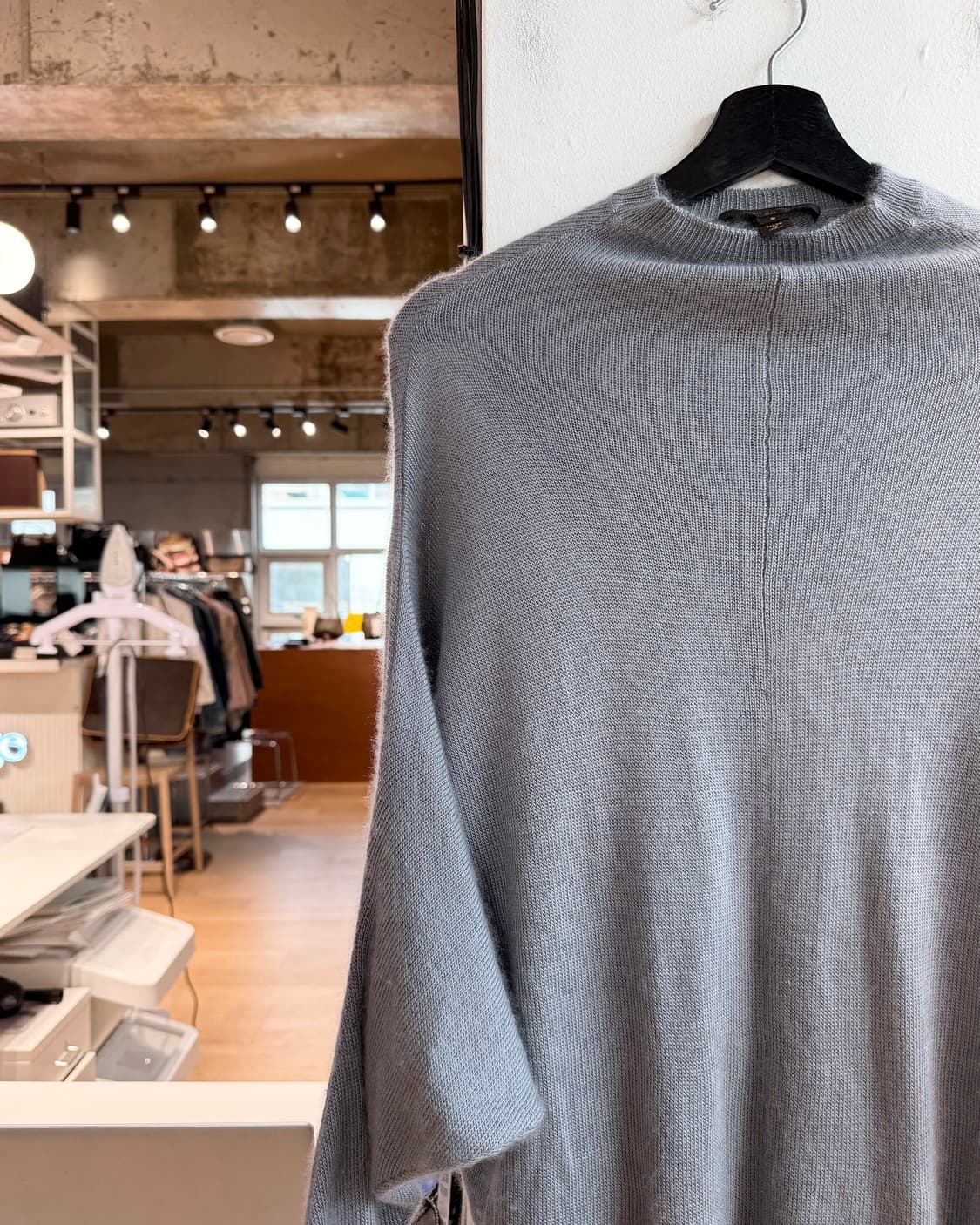 루이비통 그레이 캐시미어 혼방 하이넥 니트  상품이미지4
